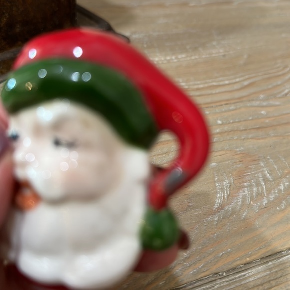 Santa Salt n Pepper Shakers - Picture 10 of 14